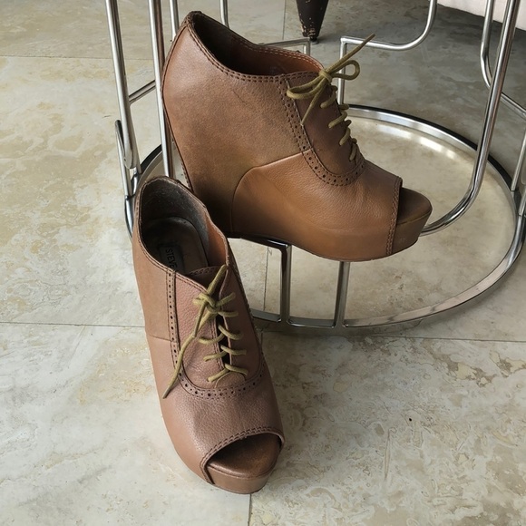 Steve Madden - Annton Leather Lace Up Wedges - 8 - Picture 1 of 7